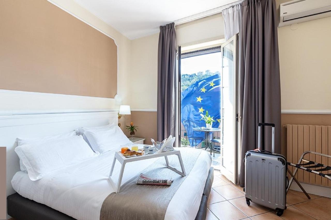 Leopardi 3* Neapel