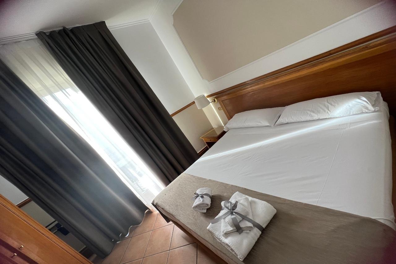 Leopardi 3* Neapel