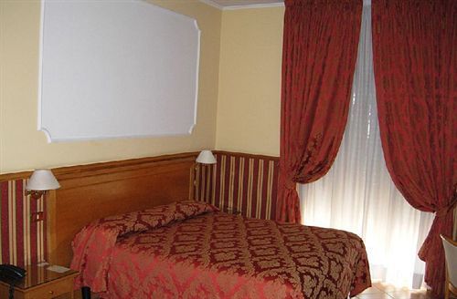 Hotel Leopardi Neapel
