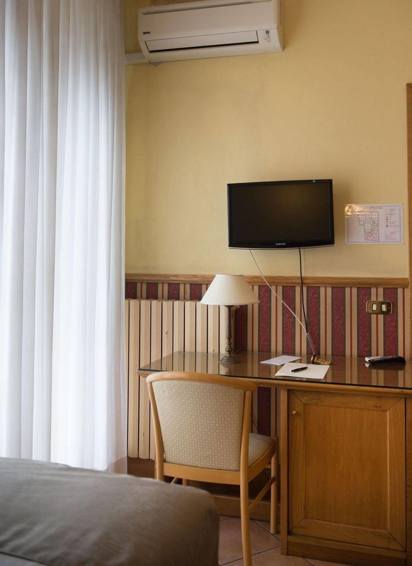 Leopardi Hotel Neapel